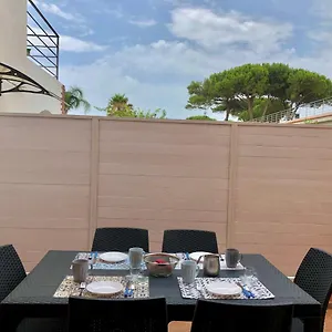 Xenia House Appartement