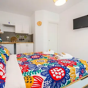Lo&g Bed & Breakfast